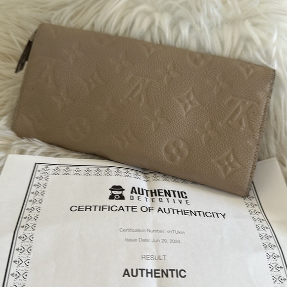 Stunning w/COA Empreinte Louis Vuitton wallet - Picture 2 of 7